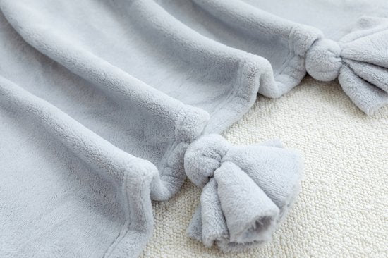 Milky Powder Pluche Deken Met Kwast Lichtgrijs